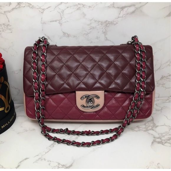 CHANEL Quilted CC Medium Classic Flap Tricolor Paris Edinburgh Chain Bag